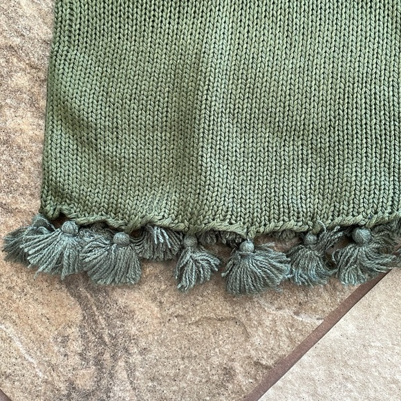 Tasseled Crochet Knit Tank - Picture 12 of 12